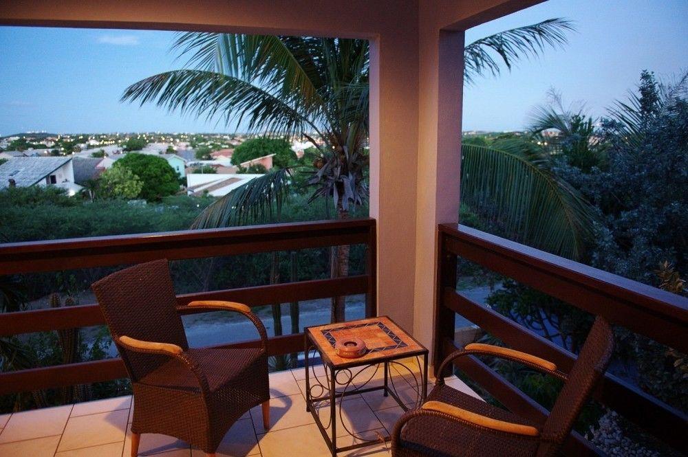 Bantopa Apartments Willemstad Bagian luar foto