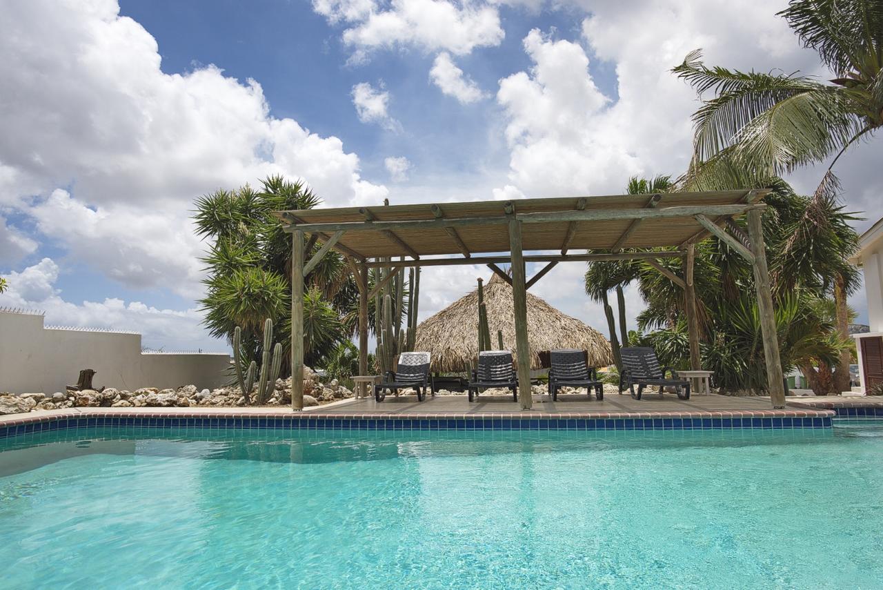 Bantopa Apartments Willemstad Bagian luar foto