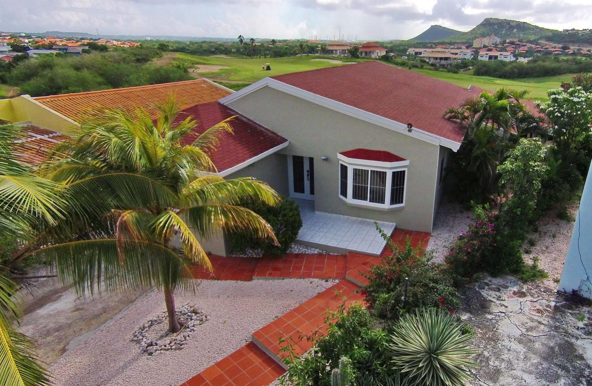 Bantopa Apartments Willemstad Bagian luar foto
