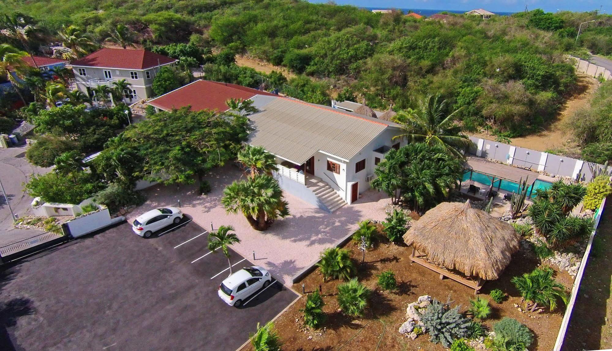 Bantopa Apartments Willemstad Bagian luar foto